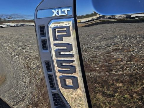 New 2026 Ford F250 XLT w/ XLT Premium Package AWD/4WD image 5