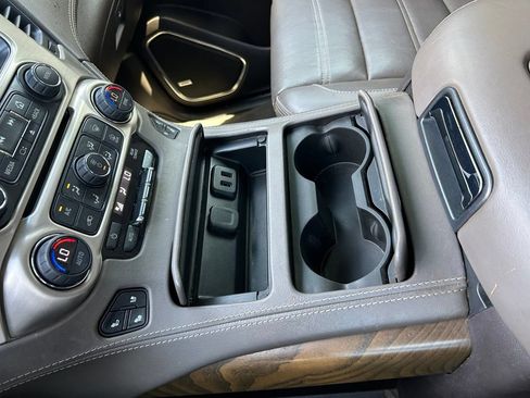 Used 2020 GMC Yukon Denali w/ Denali Premium Package RWD image 35