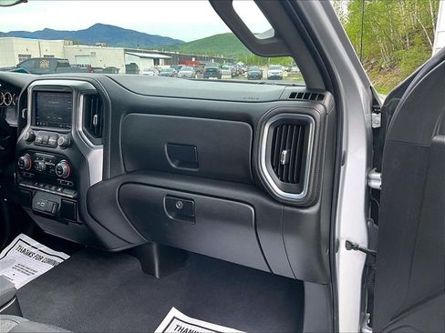 Used 2021 Chevrolet Silverado 1500 LT AWD/4WD image 13