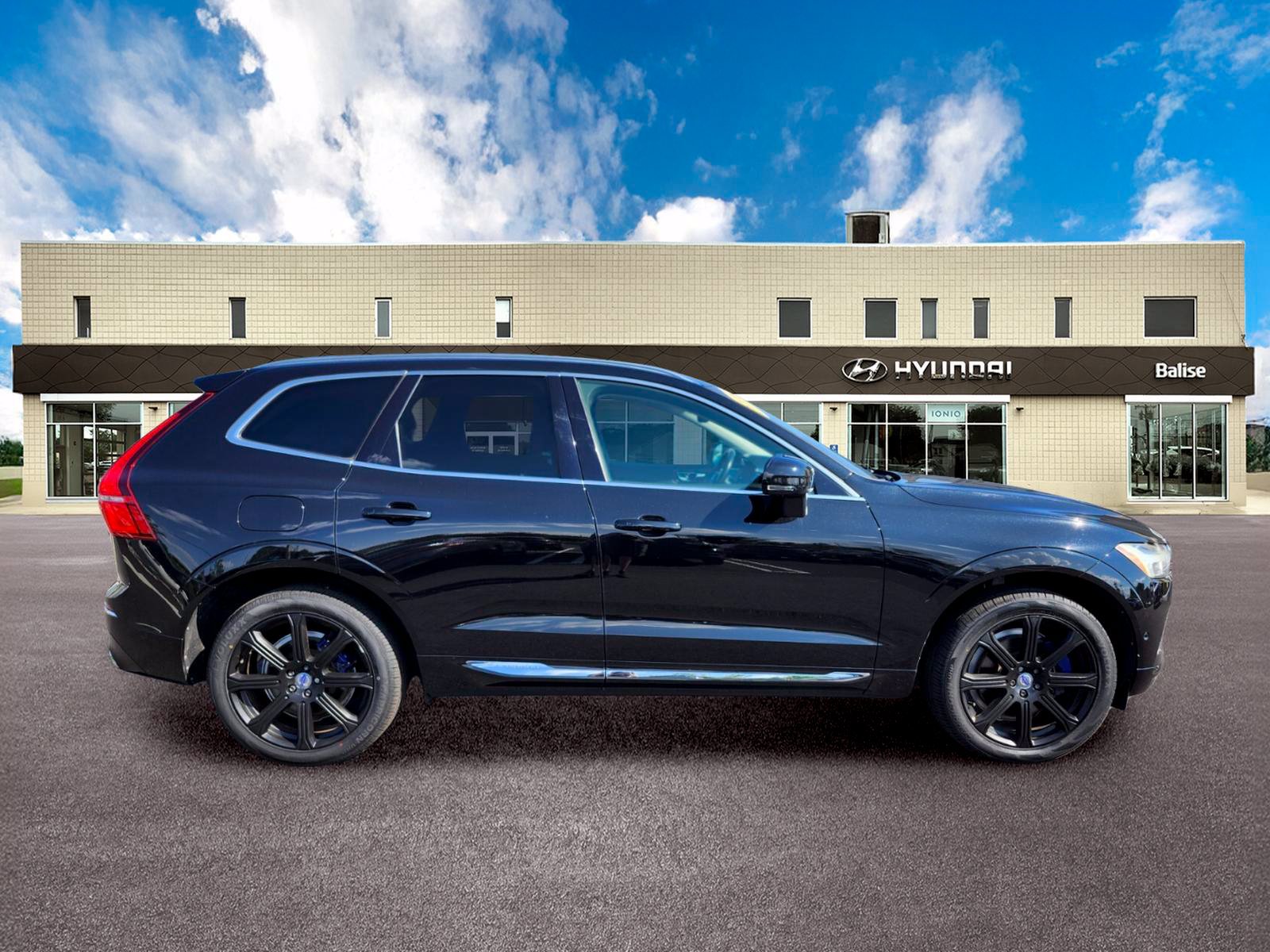 Used 2018 Volvo XC60 T6 Inscription w/ Convenience Package AWD/4WD image 2