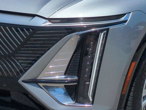 Certified 2024 Cadillac Lyriq Tech w/ Driver Assist Package RWD image 17