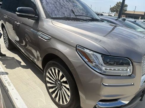 Used 2020 Lincoln Navigator Reserve w/ Luxury Package AWD/4WD image 2