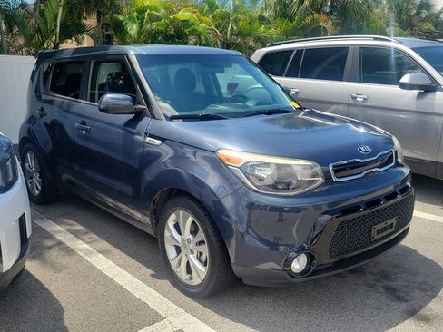 Used 2016 Kia Soul + w/ Audio Package FWD image 2