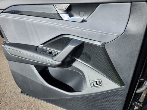 New 2026 Volkswagen Tiguan SE image 21