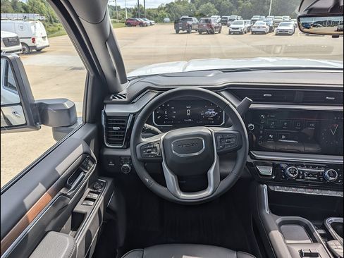 New 2026 GMC Sierra 2500 Denali w/ Denali Reserve Package AWD/4WD image 3