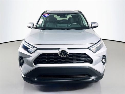 Used 2023 Toyota RAV4 XLE Premium image 2