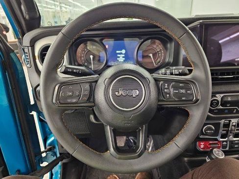 Used 2024 Jeep Wrangler Unlimited AWD/4WD image 14