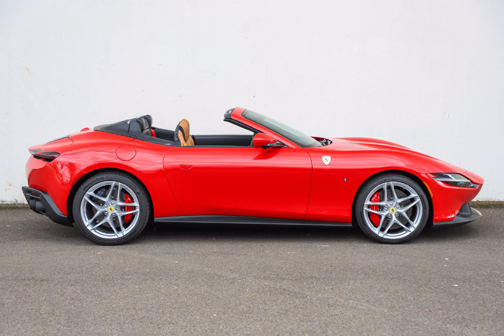 Certified 2026 Ferrari Roma Spider RWD image 3