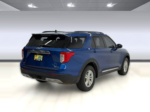Used 2022 Ford Explorer XLT w/ Equipment Group 202A AWD/4WD image 7