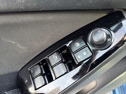 Used 2017 MAZDA MAZDA3 Sport w/ Preferred Equipment Package image 12