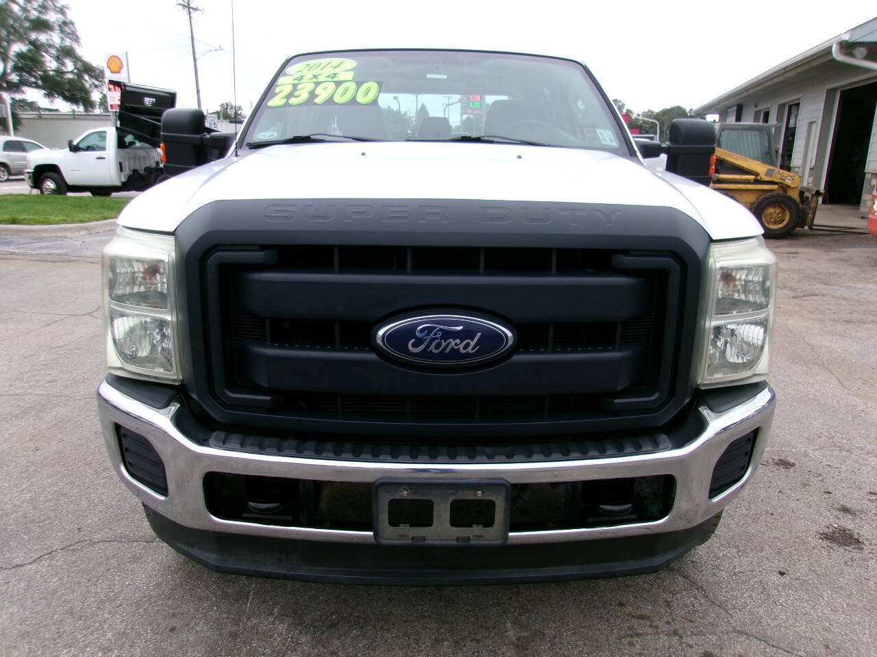 Used 2014 Ford F250 XL w/ Power Equipment Group AWD/4WD image 7