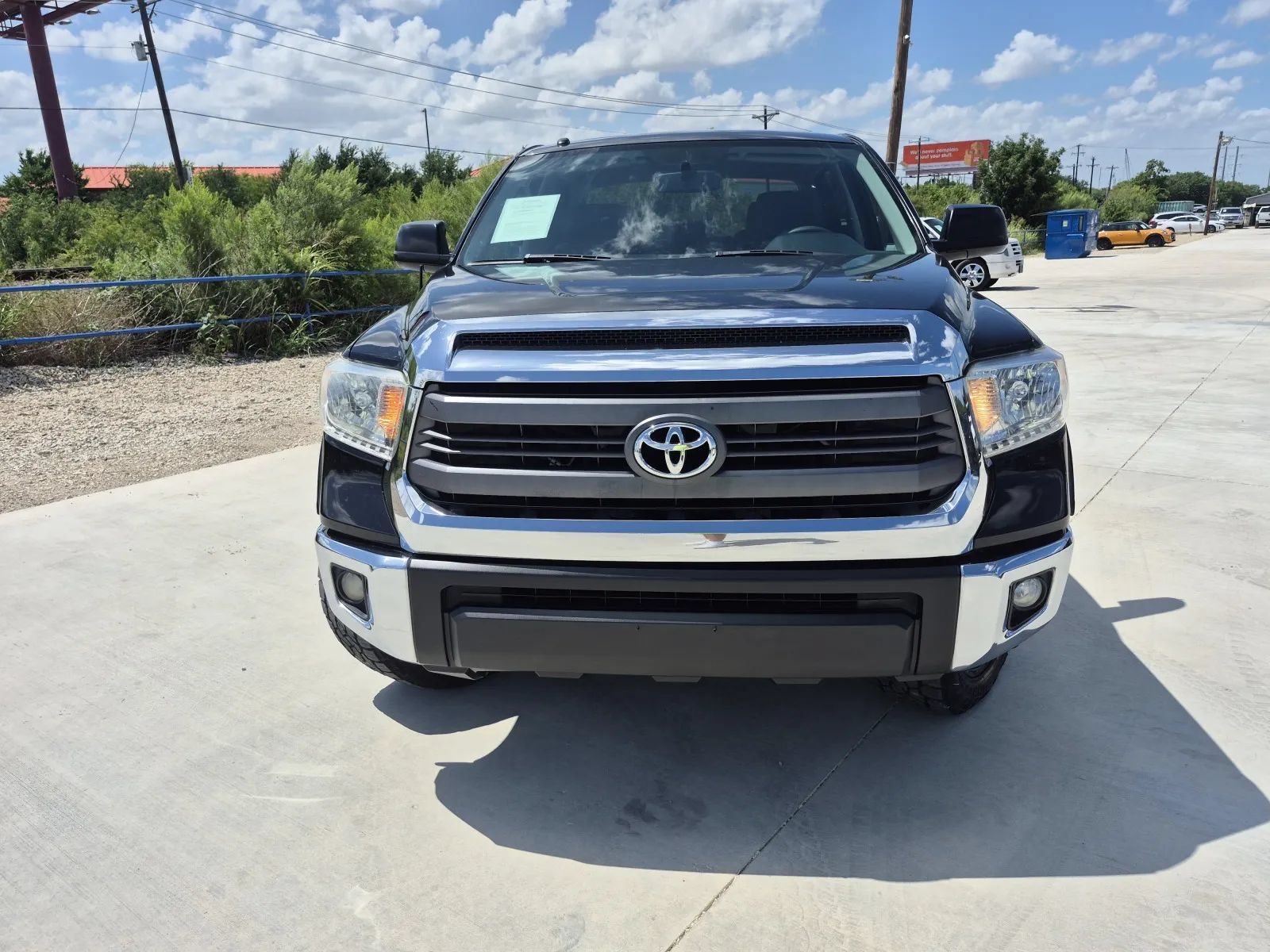 Used 2015 Toyota Tundra SR5 w/ SR5 Upgrade Package RWD image 3
