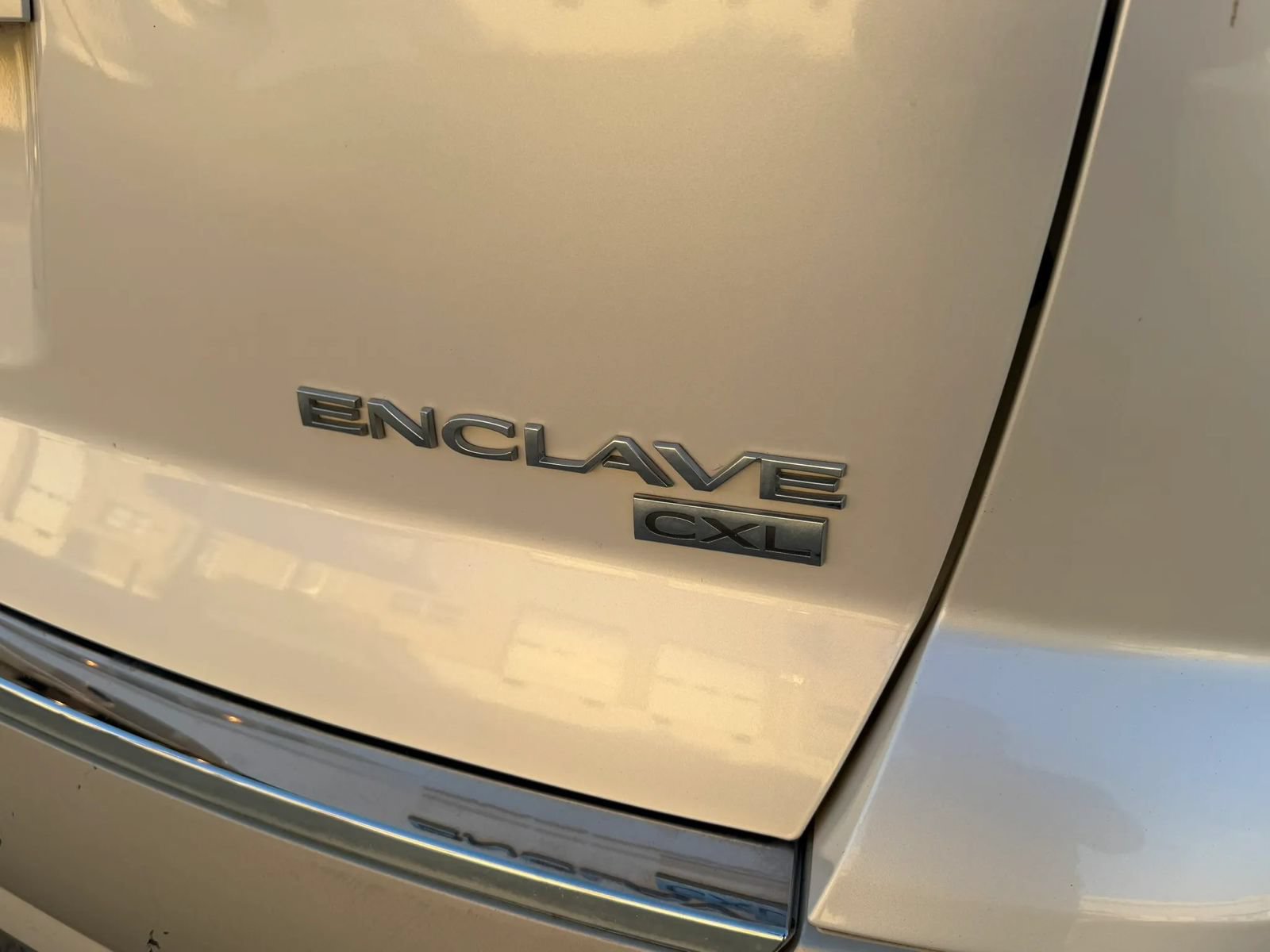 Used 2011 Buick Enclave CXL w/ Trailering Provision Package FWD image 25