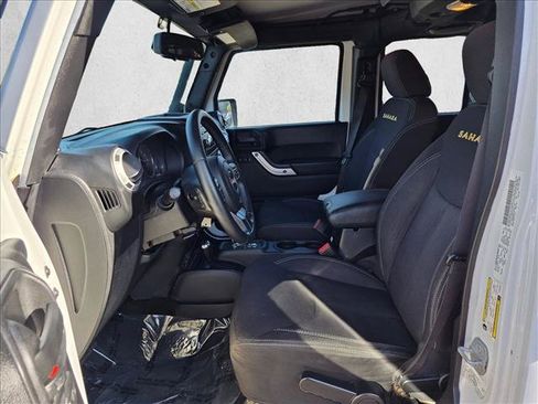 Used 2014 Jeep Wrangler Unlimited Sahara AWD/4WD image 10