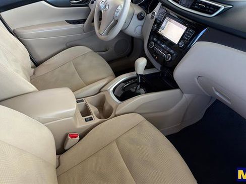 Used 2015 Nissan Rogue SV w/ SV Premium Package image 20