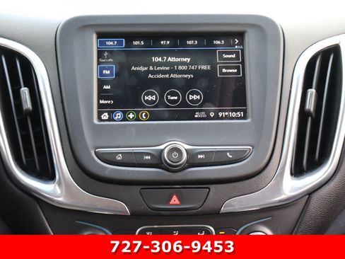 Used 2019 Chevrolet Equinox LT FWD image 3