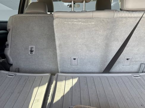 Used 2015 Toyota Highlander Plus FWD image 33