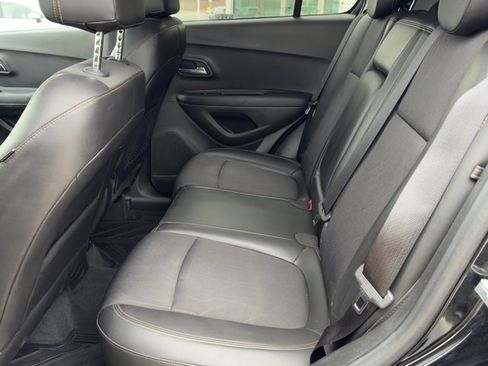 Used 2017 Chevrolet Trax LT w/ LT Convenience Package image 11