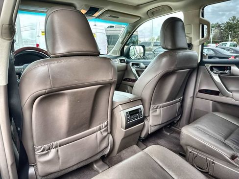 Used 2017 Lexus GX 460 Premium image 18