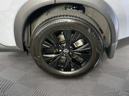 Certified 2023 Nissan Rogue SV w/ SV Premium B Package AWD/4WD image 40