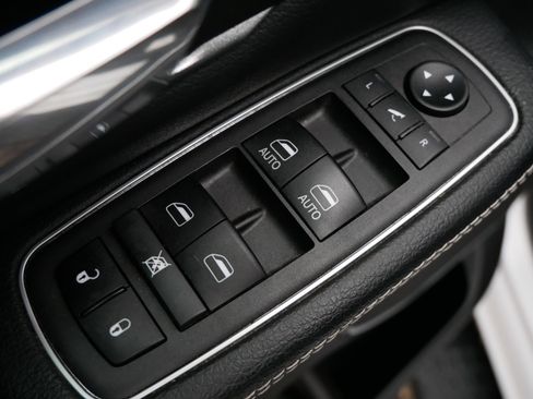 Used 2021 RAM 1500 Laramie image 14