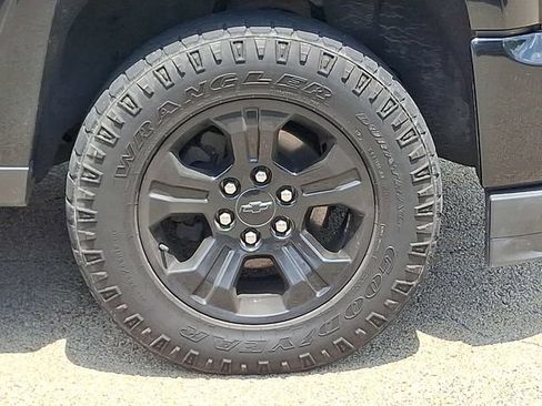 Used 2018 Chevrolet Silverado 1500 LTZ Z71 w/ LTZ Plus Package AWD/4WD image 8