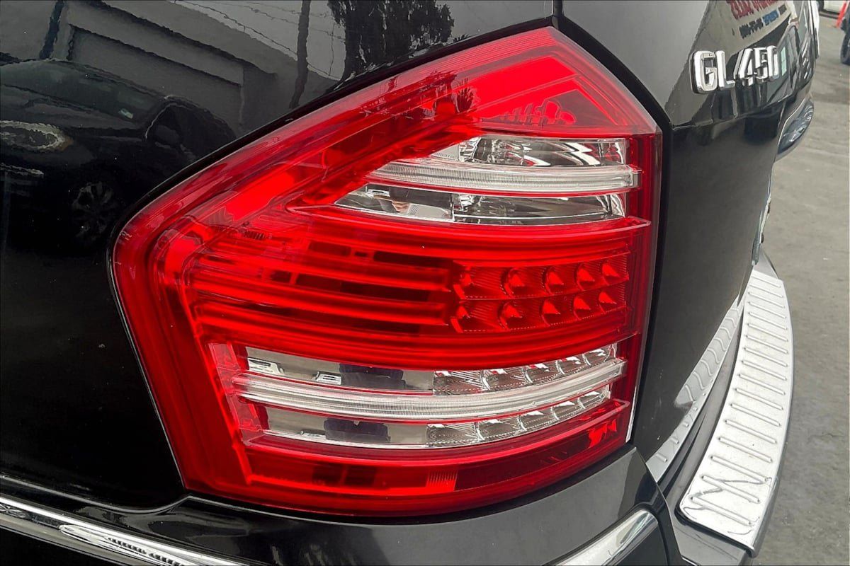 Used 2010 Mercedes-Benz GL 450 4MATIC image 31
