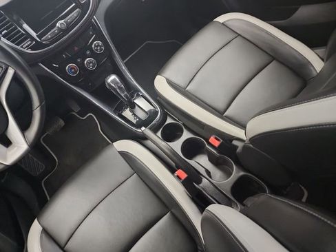 Used 2018 Chevrolet Trax Premier w/ Midnight Edition image 25