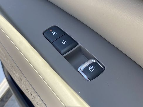 New 2026 Kia Carnival LXS FWD image 26