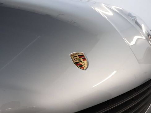 Used 2019 Porsche Macan AWD/4WD image 9