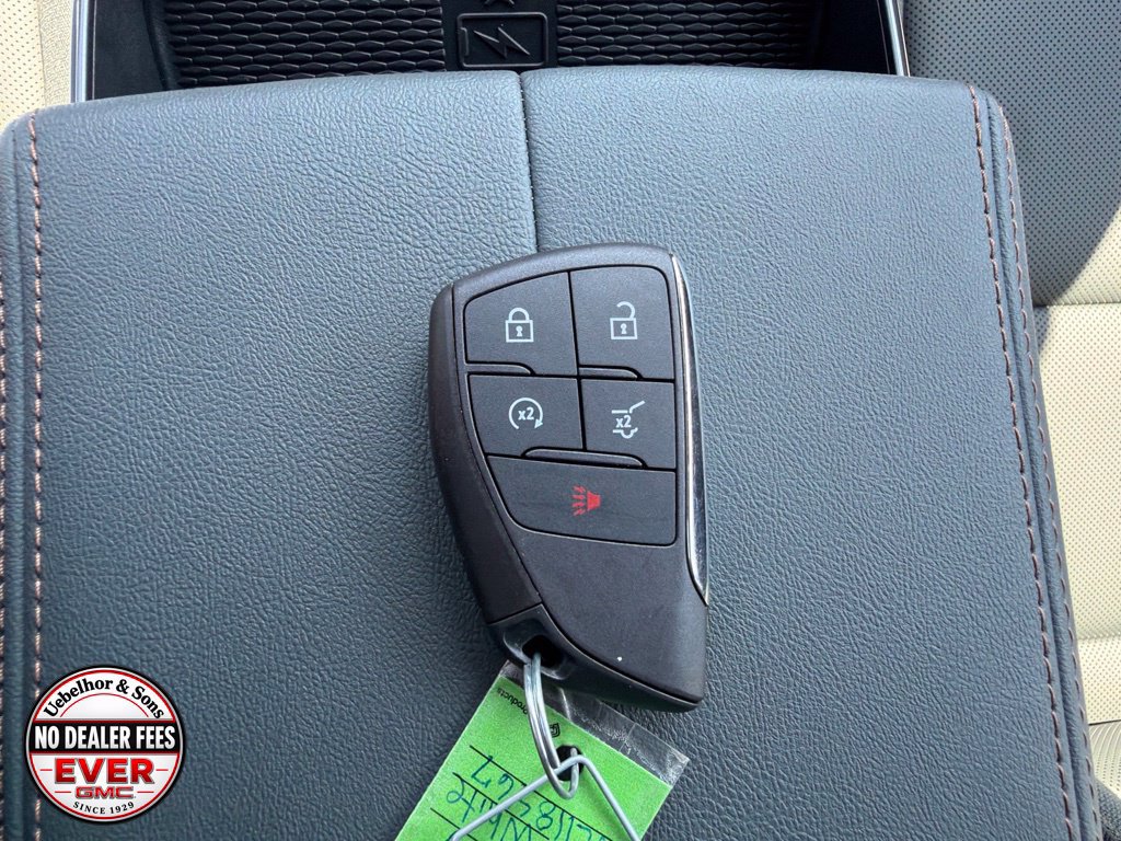 New 2027 GMC Terrain AT4 w/ Convenience Package III AWD/4WD image 34