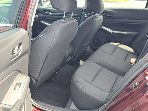 Used 2025 Nissan Altima 2.5 SV FWD image 10