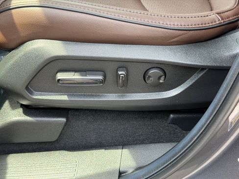 Used 2025 Honda Pilot Elite image 14