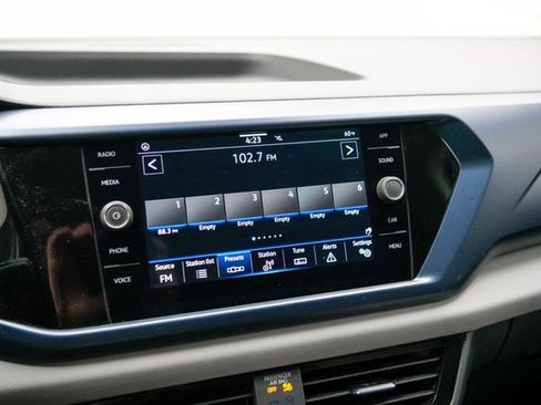 Used 2022 Volkswagen Taos SE image 27