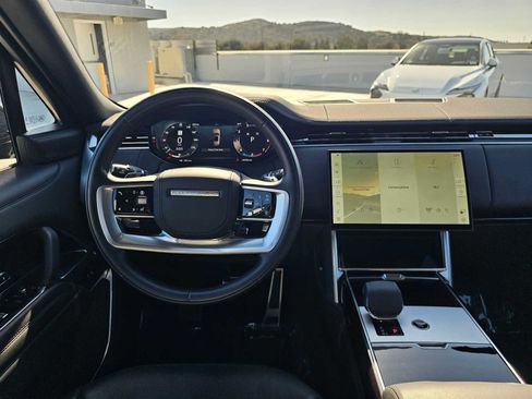 Used 2024 Land Rover Range Rover SE AWD/4WD image 18