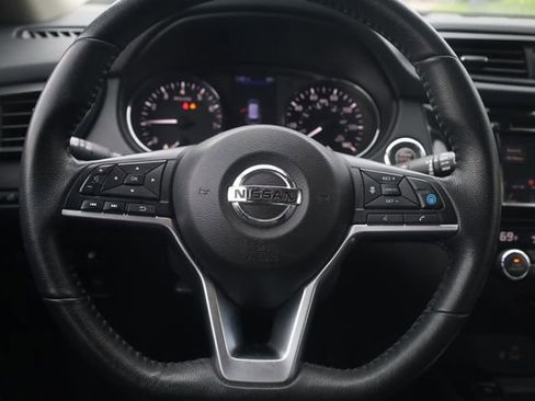 Used 2020 Nissan Rogue SL AWD/4WD image 12