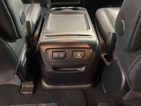 Used 2019 Toyota Sienna SE image 26