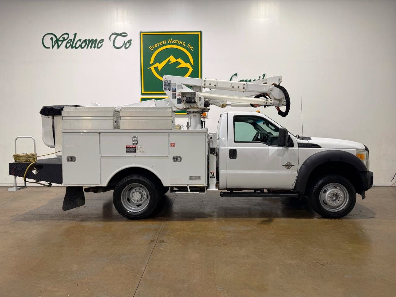 Used 2012 Ford F550 Luxury w/ Snow Plow Prep Pkg RWD image 8
