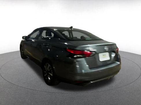 Used 2025 Nissan Versa SV image 11