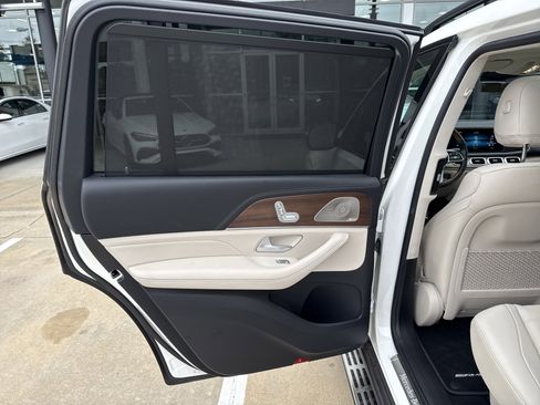 Used 2022 Mercedes-Benz GLS 450 4MATIC image 18