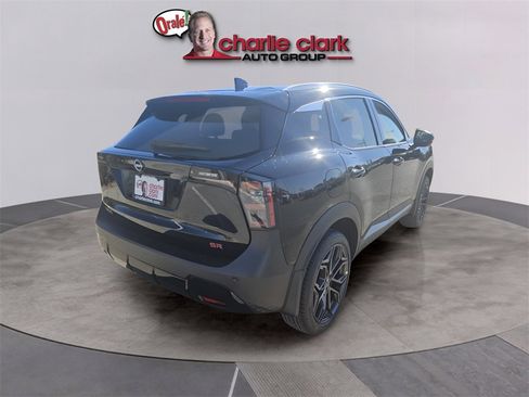 New 2026 Nissan Kicks SR image 7