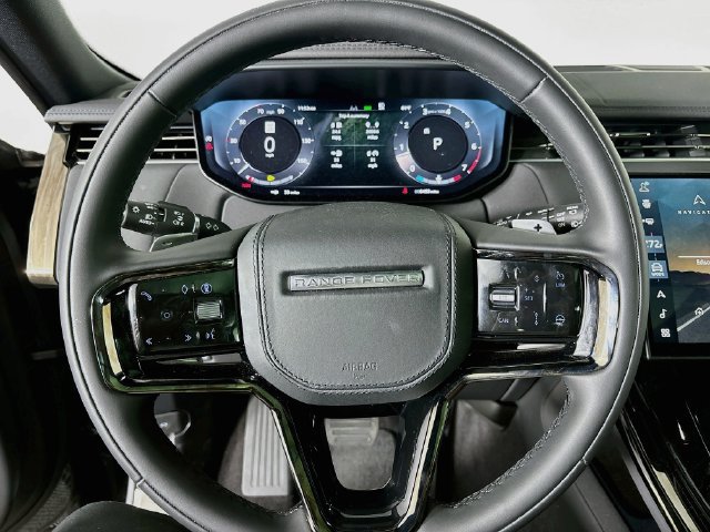Used 2025 Land Rover Range Rover Sport SE AWD/4WD image 12