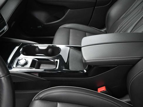 Used 2024 Buick Envision Avenir image 13