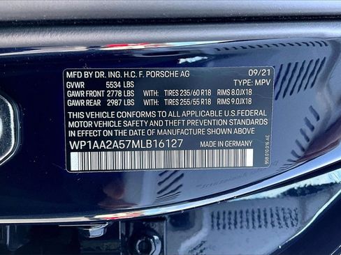 Used 2021 Porsche Macan image 35