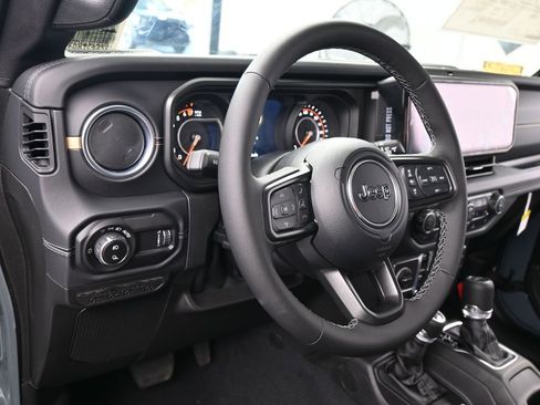 New 2026 Jeep Gladiator Sport image 12