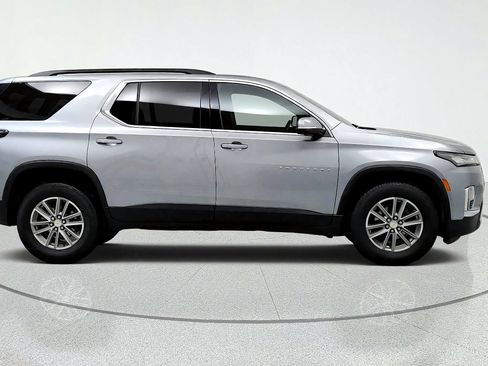 Used 2023 Chevrolet Traverse LT FWD image 6