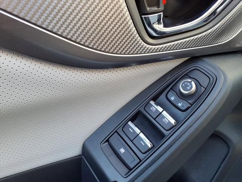 Certified 2022 Subaru Crosstrek 2.5i Limited w/ Moonroof Package 2 image 13