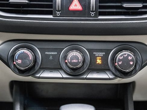 Used 2022 Kia Forte LXS image 15