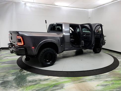 Used 2020 RAM 3500 Laramie w/ Night Edition AWD/4WD image 11