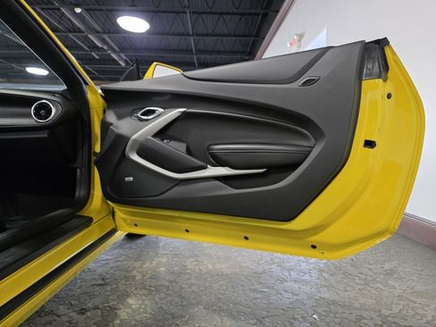 Used 2017 Chevrolet Camaro LT w/ Technology Package image 21